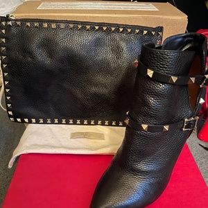 Valentino Rockstud pebble clutch